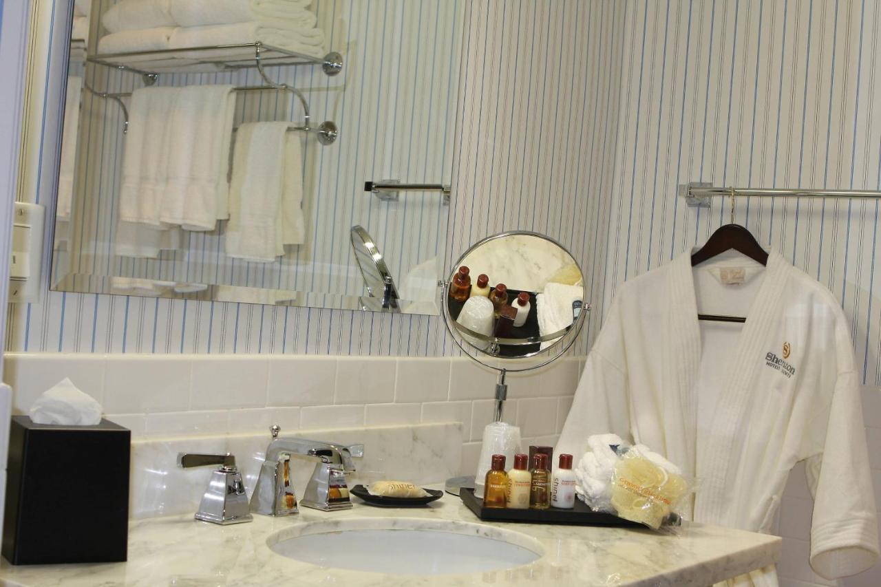 Guest Room, 1 King