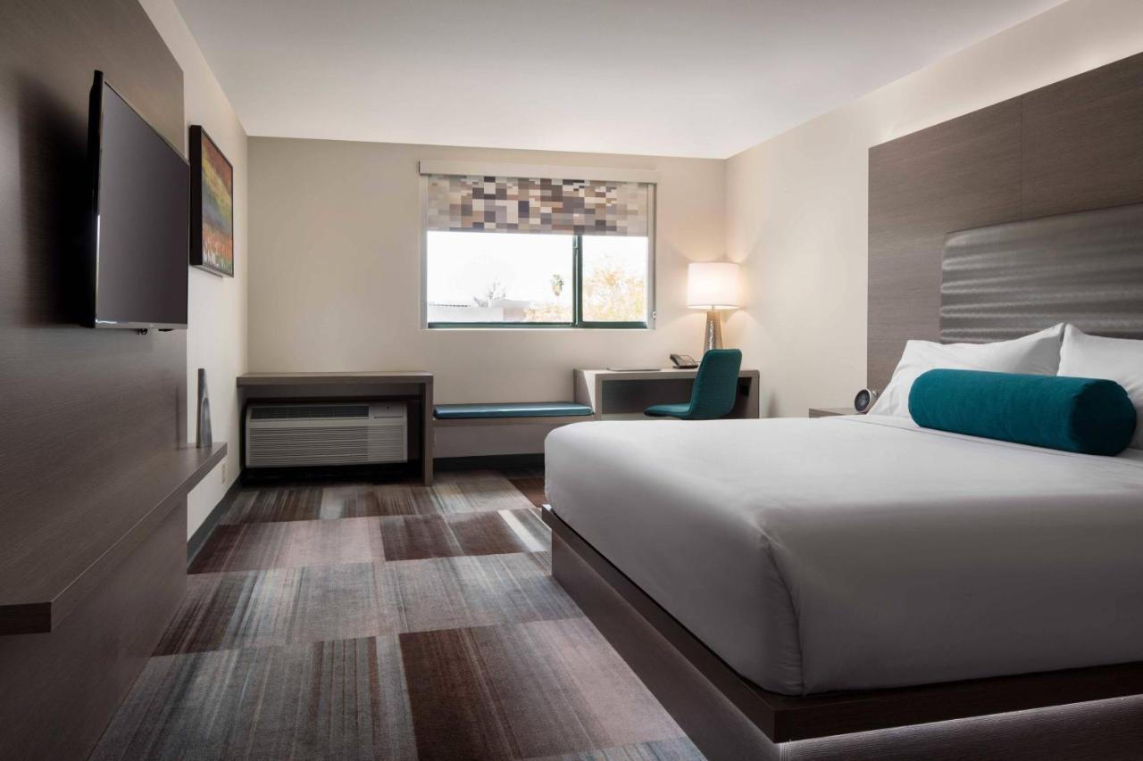 Traditional, Guest room, 1 King, No view