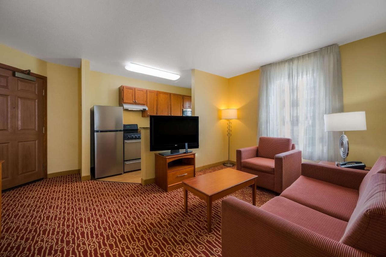 One Bedroom Suite Queen - Home Office