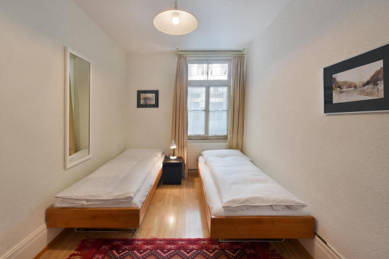 Economy Twin Room with Private External Bathroom