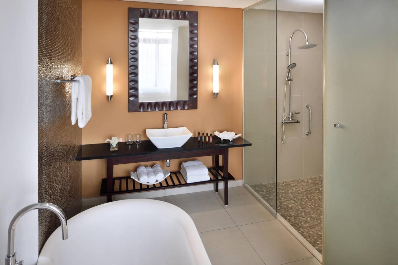 Club Lounge Access, 1 Bedroom Junior Suite, 1 King