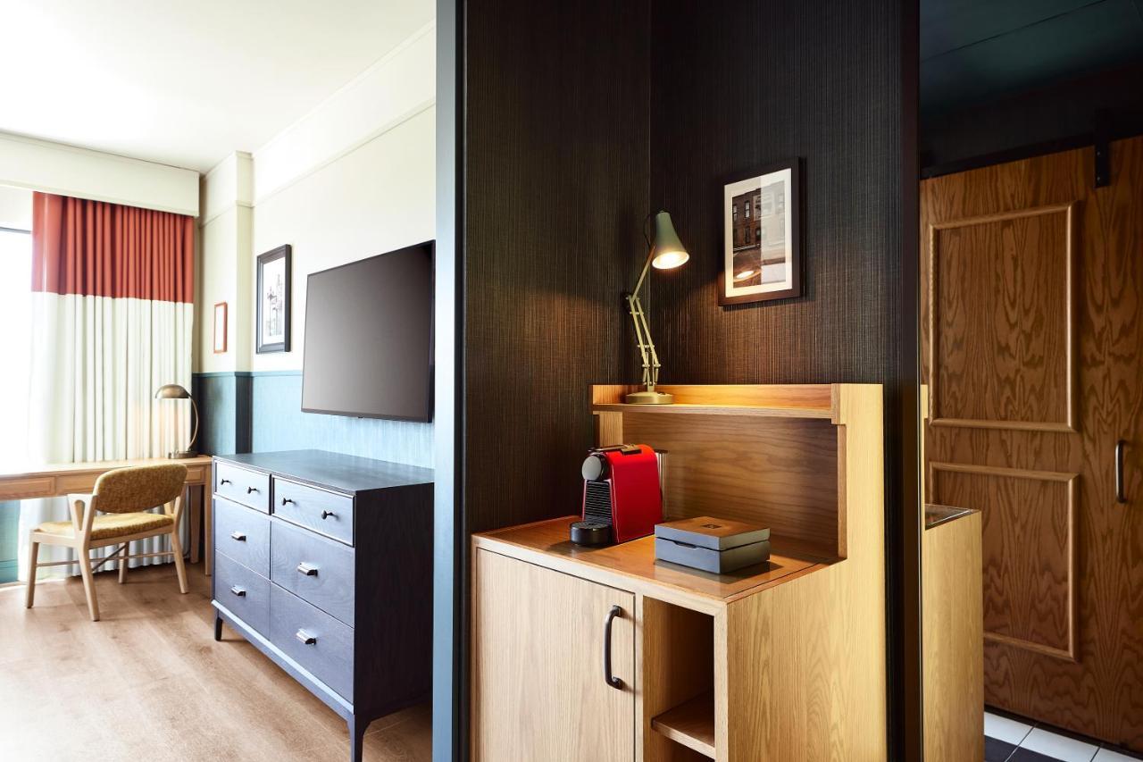 Queen Room with Two Queen Beds - Hearing Accessible