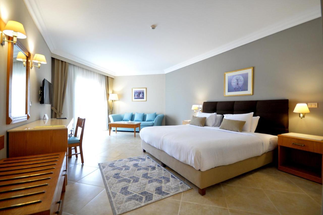 Deluxe Double Room with Pool View
