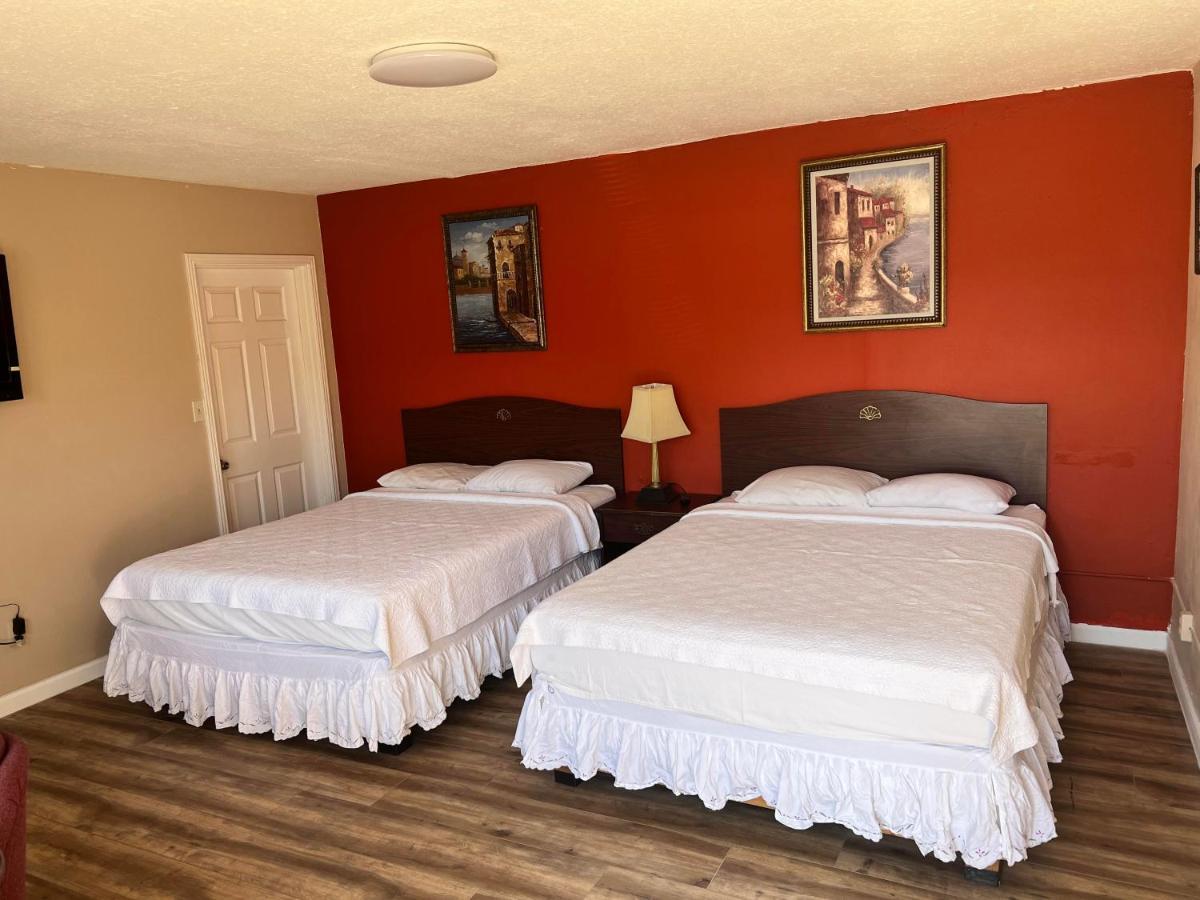 Standard Queen Room with Two Queen Beds