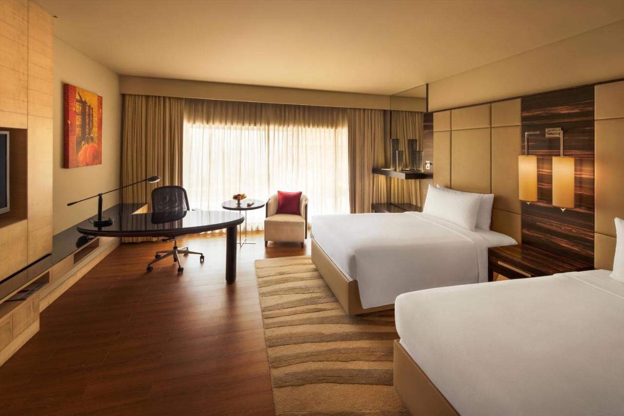 2 Twin/Single Beds, Executive Lounge Access, Large Room