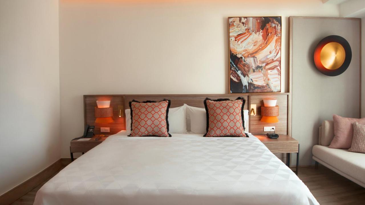 Standard King Room with City View