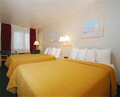 Queen Room with Two Queen Beds - Non-Smoking