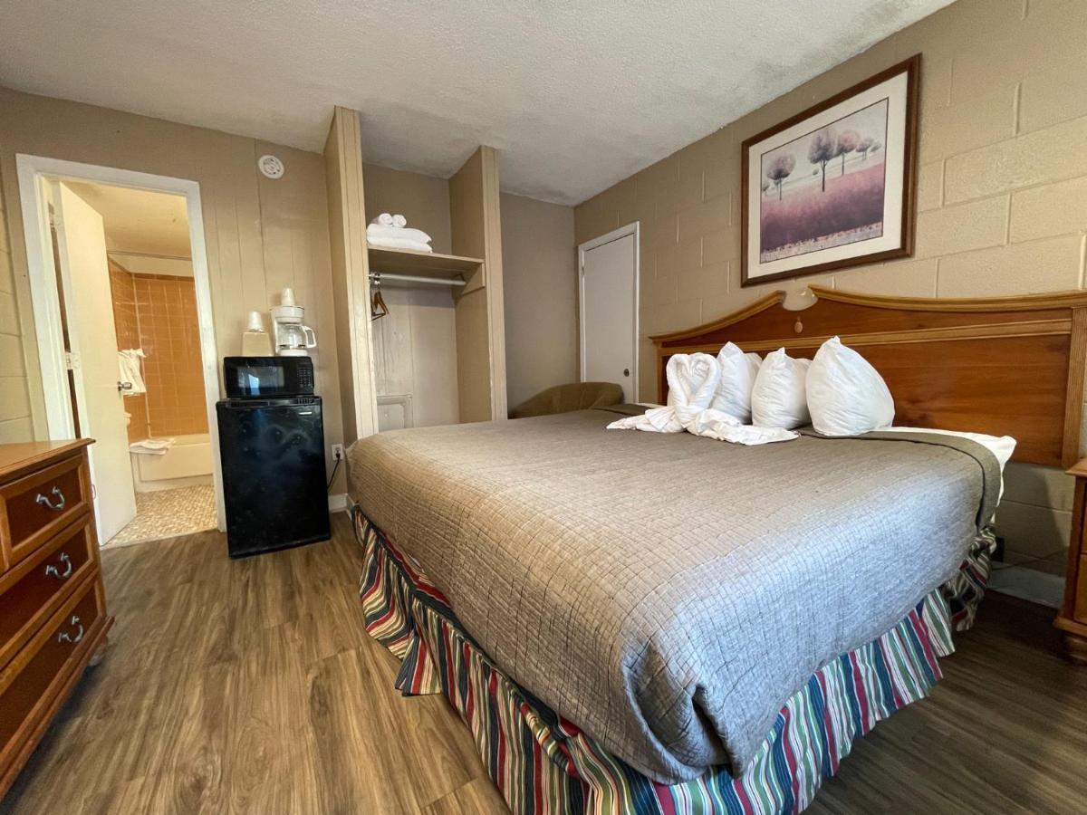 Non-Oceanfront King Room,1400062394:JPEG