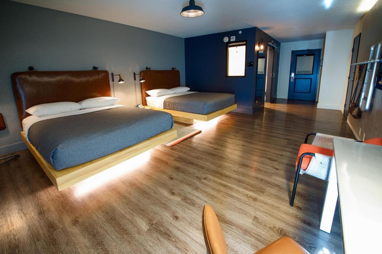 Queen Room with Two Queen Beds - Hearing Accessible