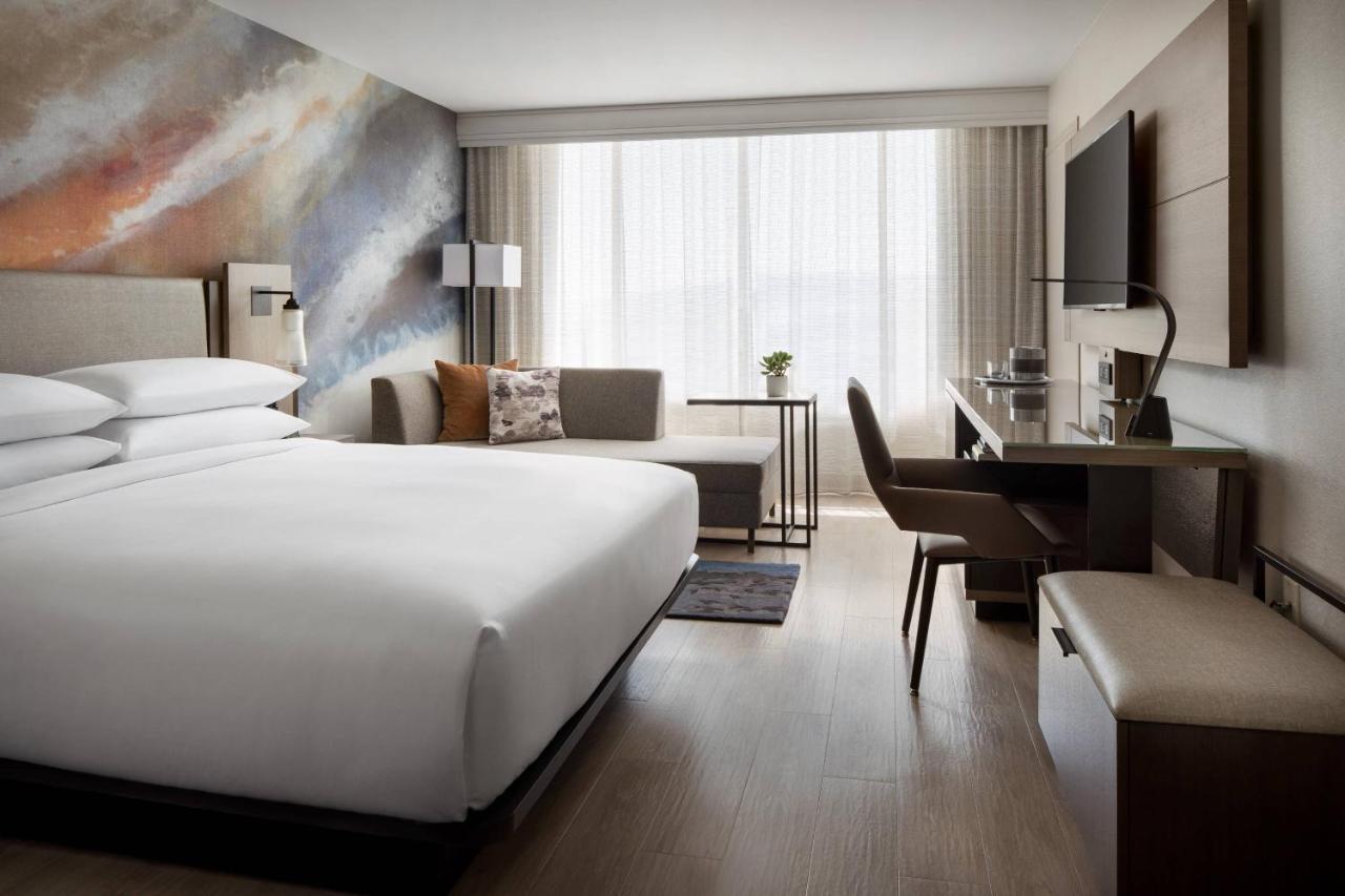 Guest Room, 1 King,1400209349:JPEG