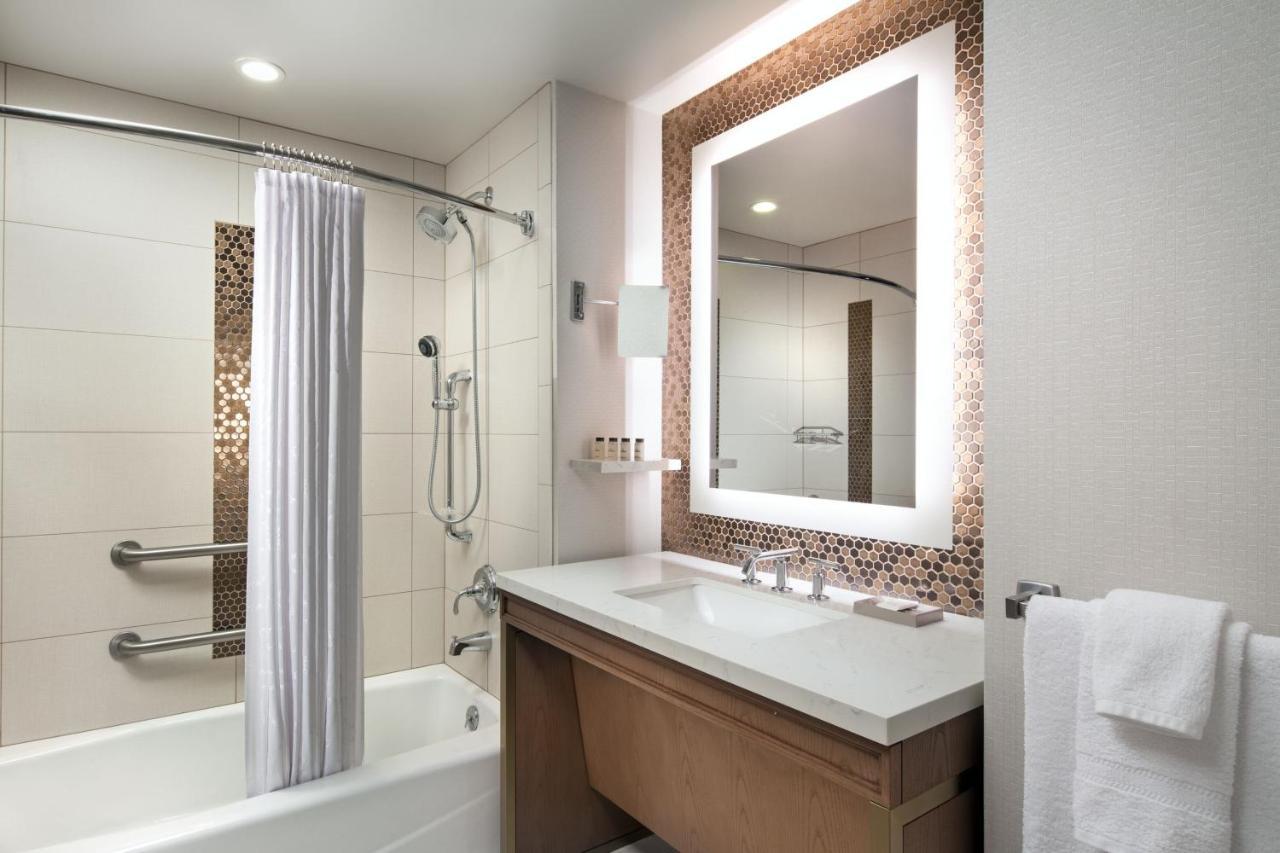 Standard King Room,1401215081:JPEG