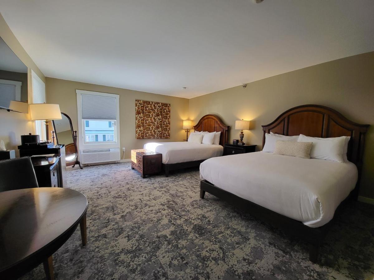 Queen Room with Two Queen Beds