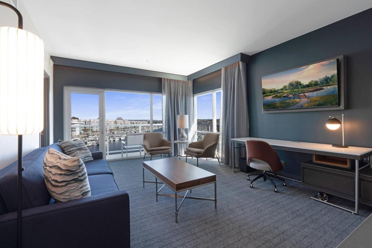 Suite, 1 King, Sofa bed, Waterfront, Balcony