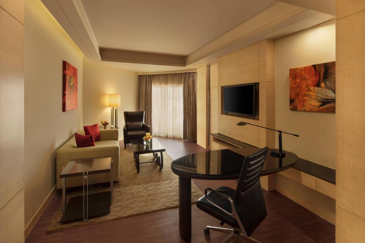 1 King Bed, Ocean View, Executive Lounge Access, Beach Suite,1403070737:JPEG