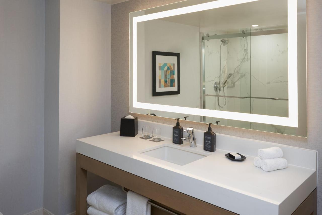 King Suite with City View