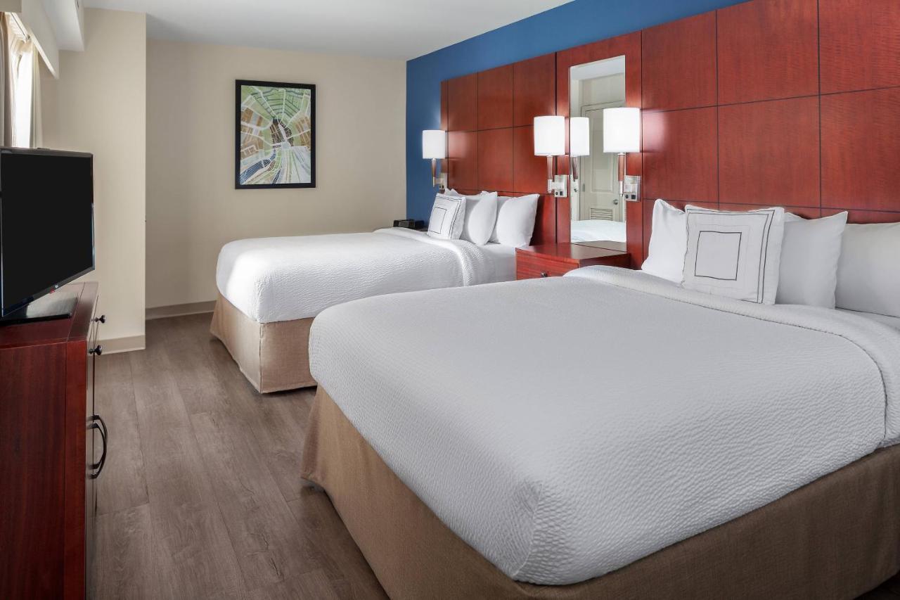 1 Bedroom Suite, 2 Queen, Sofa bed
