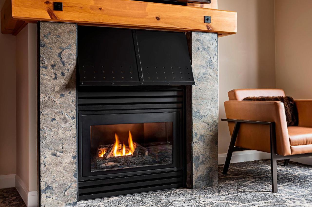 Studio Suite, 1 Queen, Sofa bed, Fireplace,1404877298:JPEG