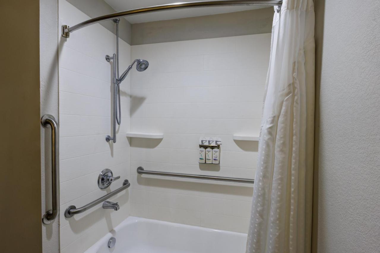 Standard Queen Room with Two Queen Beds - Communications and Mobility Accessible