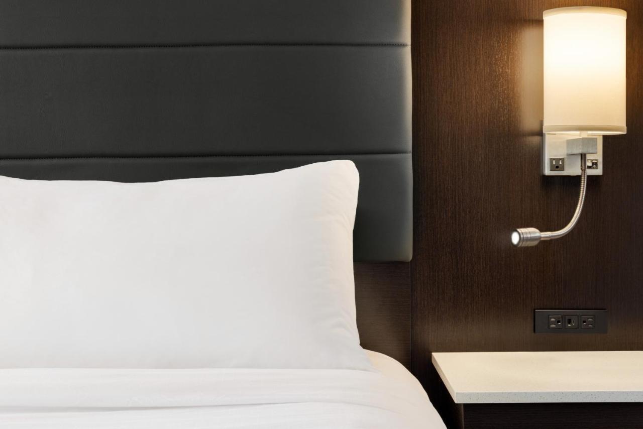 Twin Rom with Mobility Accessible Roll In Shower - Non-Smoking,1405916852:JPEG