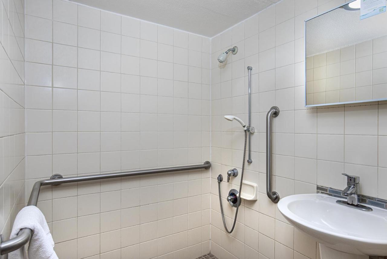 King Room - Mobility Accessible/Non-Smoking