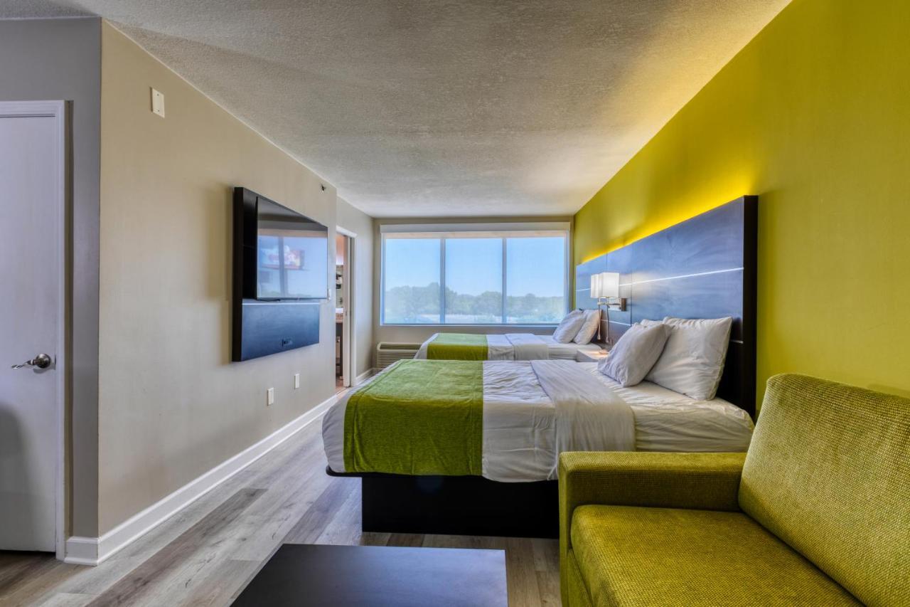 Deluxe Queen Suite