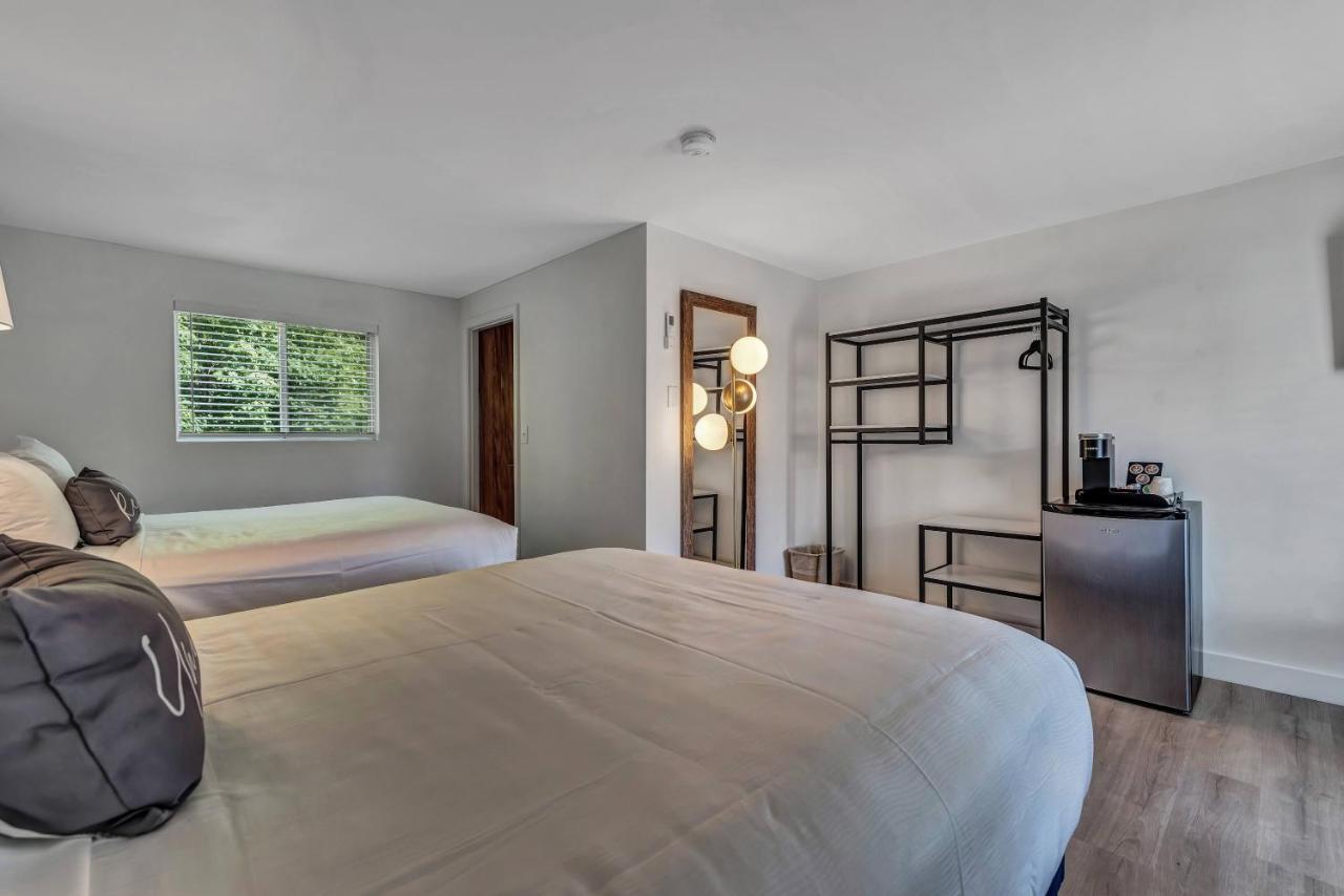 Room with Two Queen Beds - No Pets