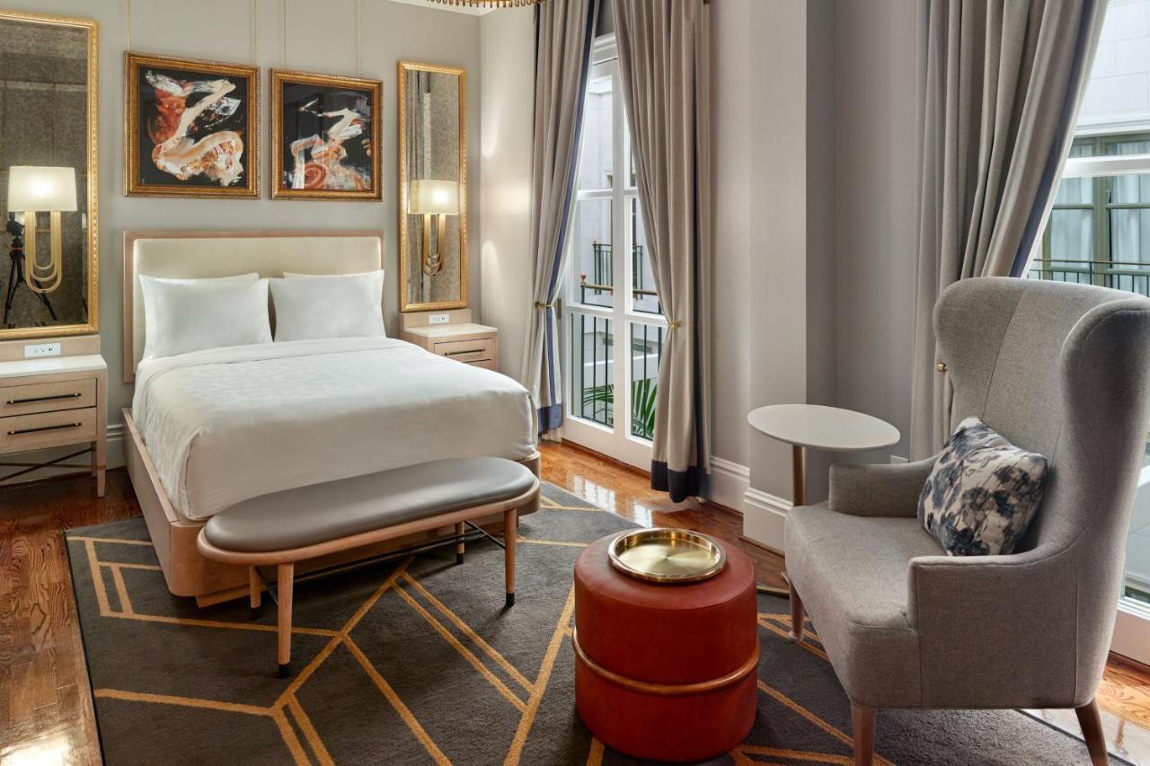 Standard Queen Room with Atrium View