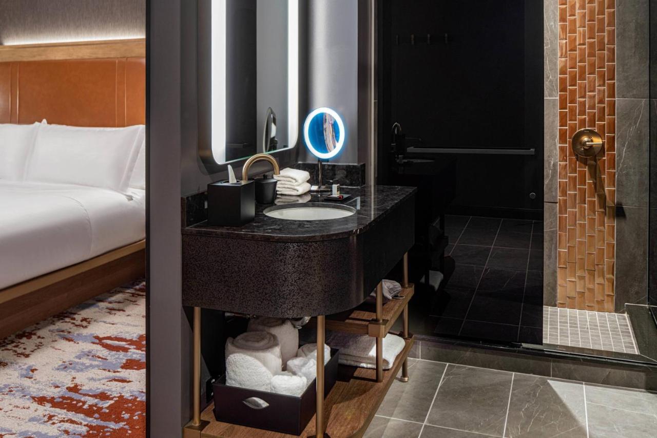Guest room, 1 King, Corner room,1413409061:JPEG
