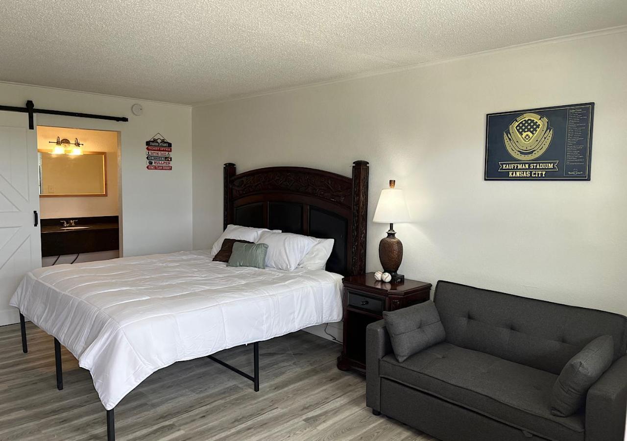 Deluxe King Room