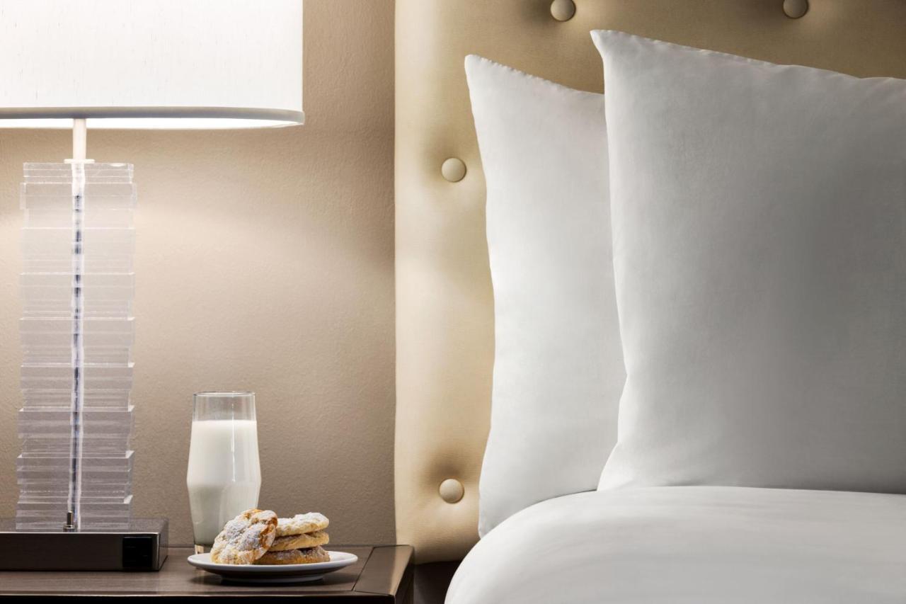 Suite, 1 King,1414309373:JPEG