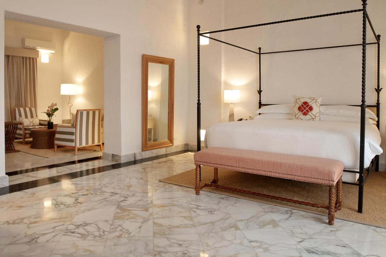 Suite,1415608023:JPEG