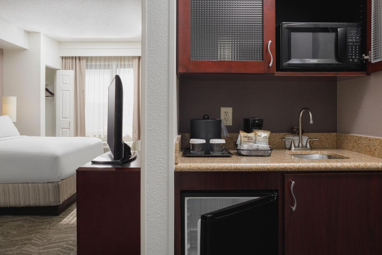 King Suite with Sofa Bed - Hearing Accessible