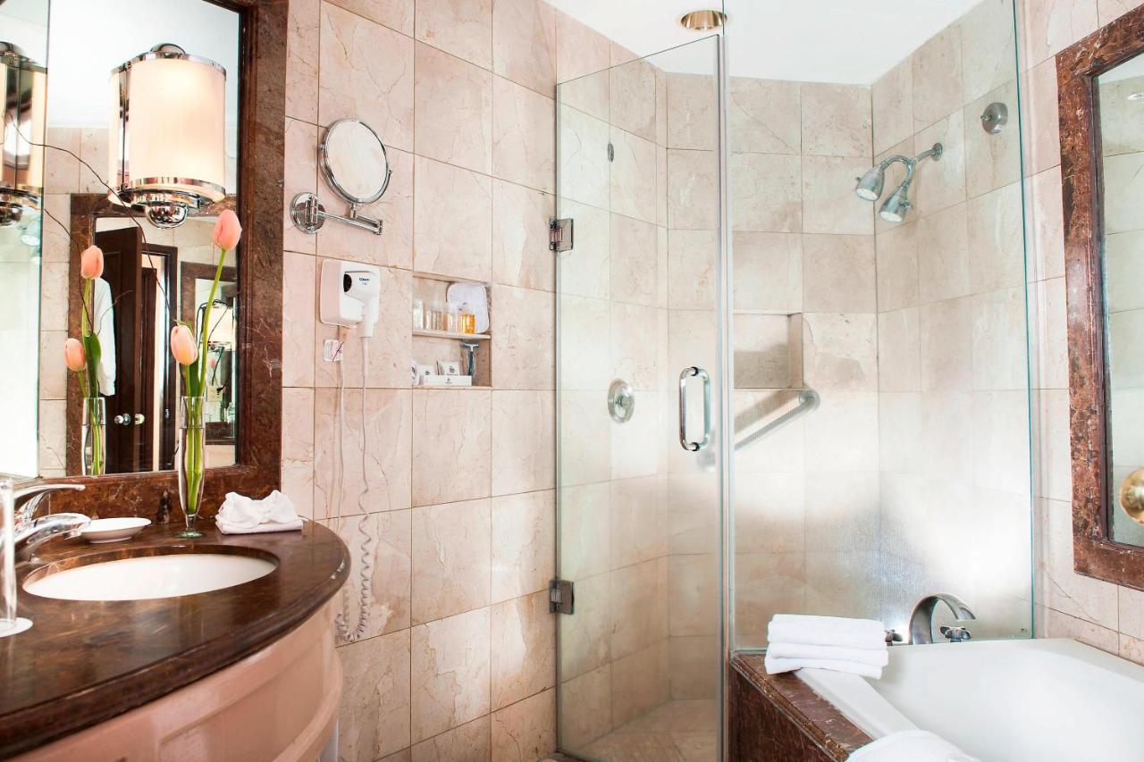 Guest room, 2 Queen, Mountain view