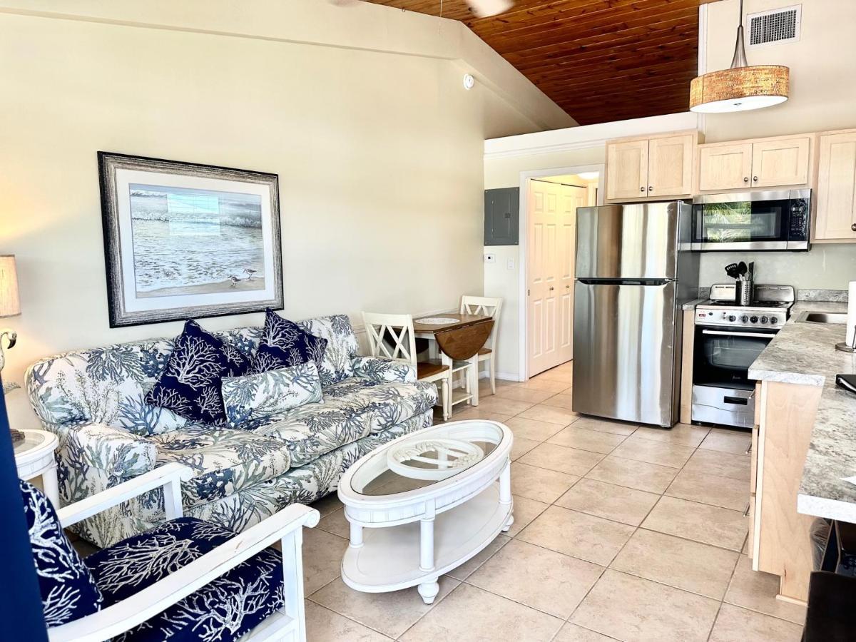 One-Bedroom Apartment with Sea View