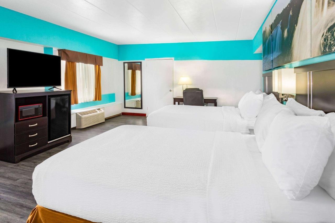 Double Room with Two Double Beds and Shower - Mobility Accessible/Non-Smoking