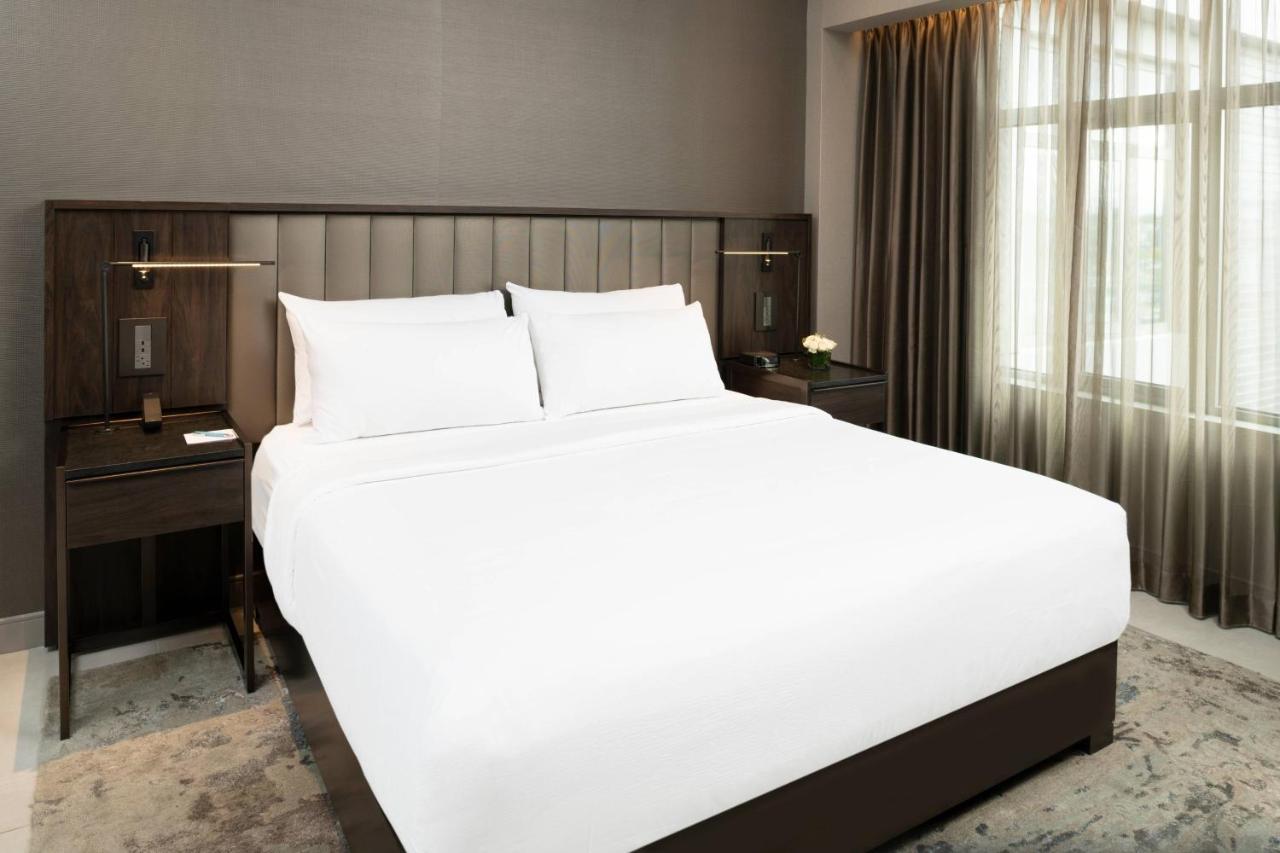 Large King Room with Sofa Bed - Hearing Accessible