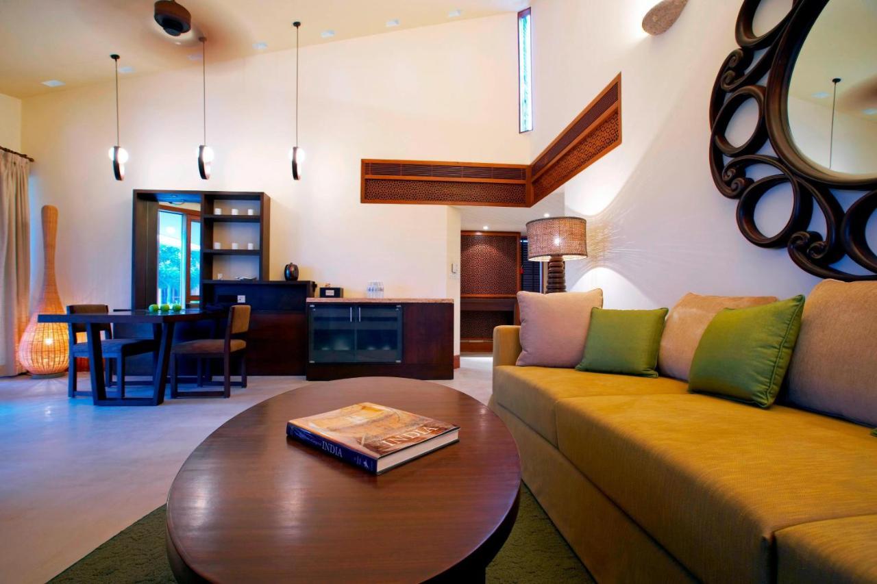 2 Bedrooms: 1 King Bed, 2 Queen Beds, Patio, 2-Bedroom Villa