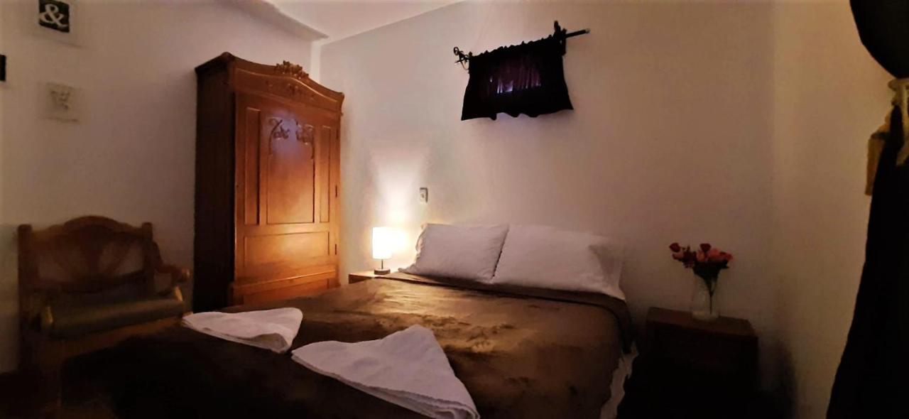 Double Room with Private Bathroom,1420929753:JPEG