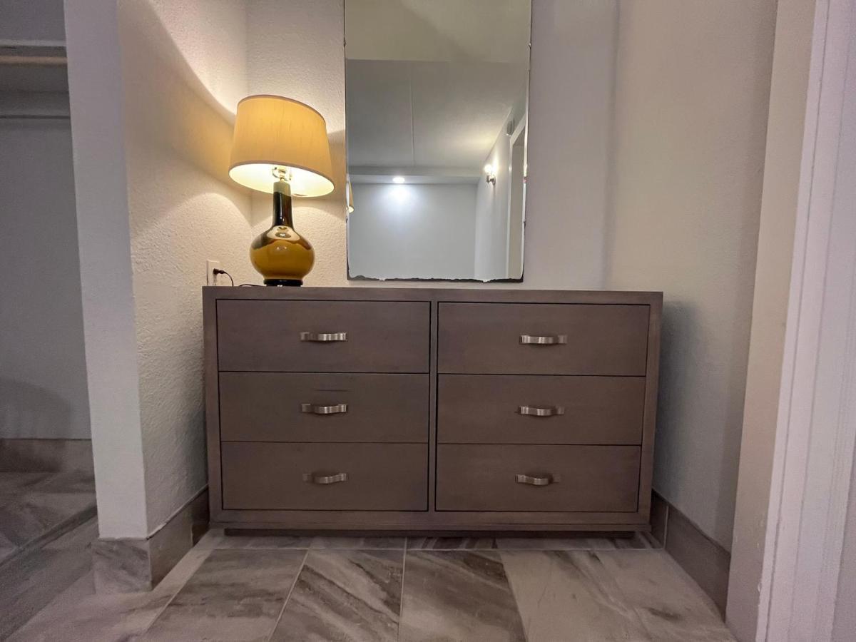 Deluxe Family Suite with Kitchenette