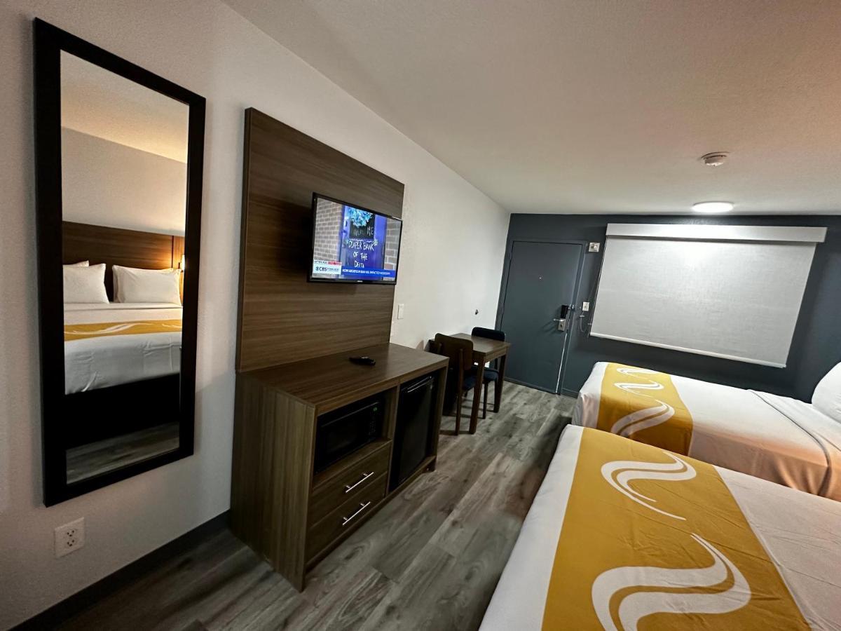 Queen Room with Two Queen Beds and Roll-In Shower - Disability Access/Non Smoking