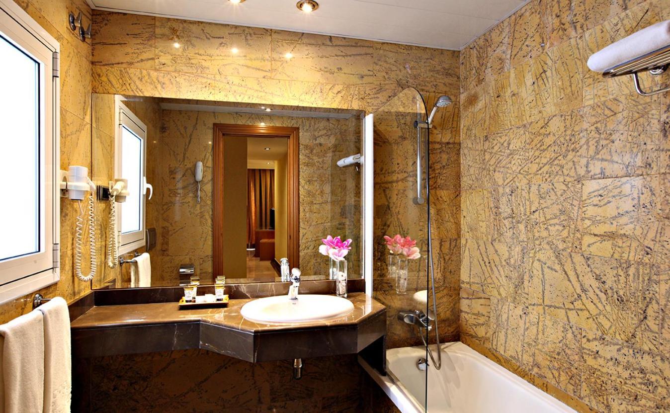 Triple Room with Terrace