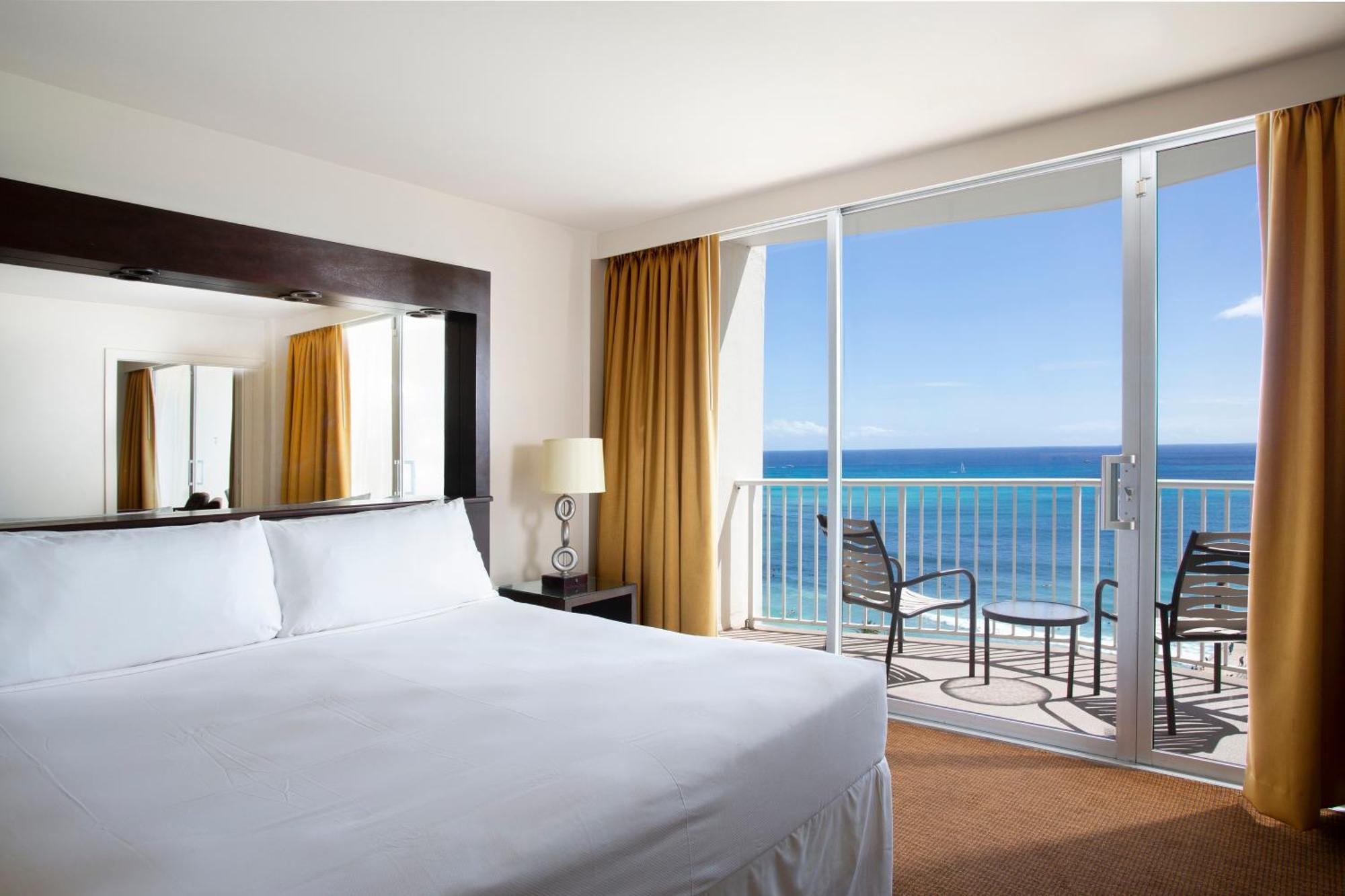 Oceanfront 1-Bedroom Suite