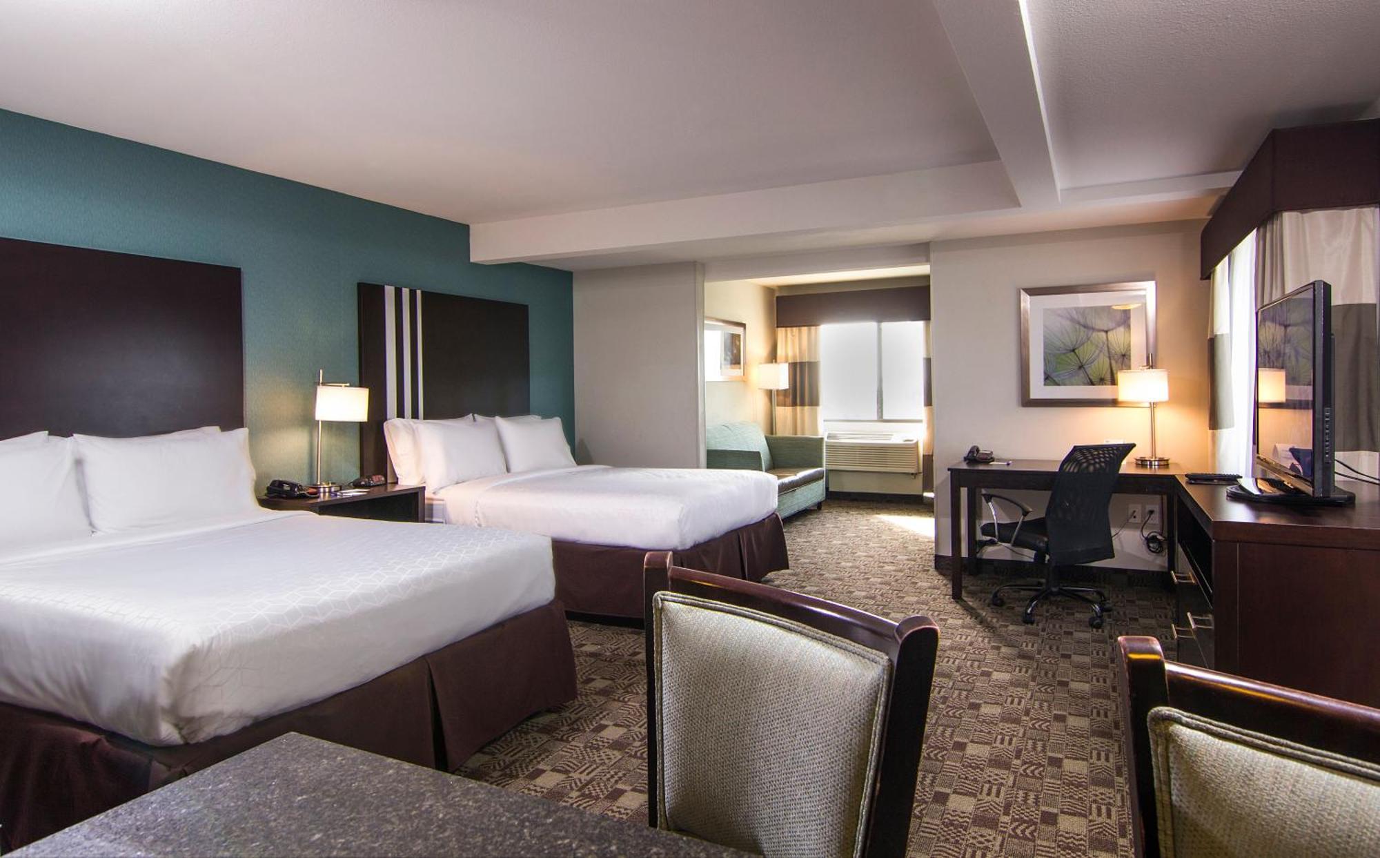 Room with Two Beds - Hearing Accessible - Non-Smoking