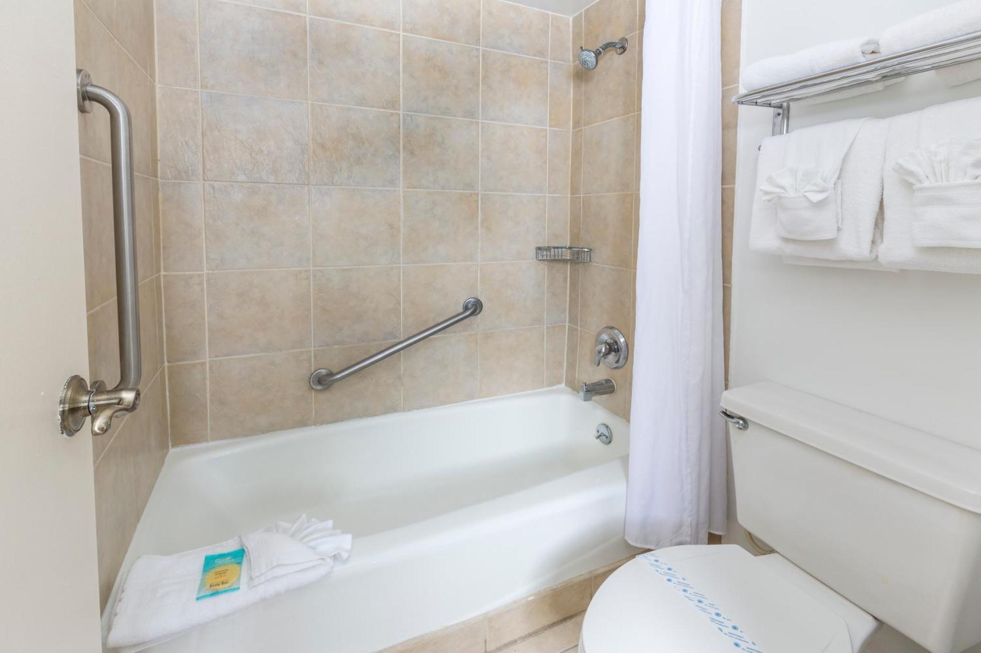 King Room with Mobility/Hearing Access and Roll-In Shower, Non-Smoking,1624746782:JPEG