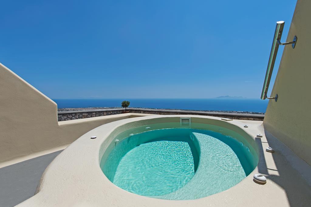 Private Superior Suite with Outdoor Heated Tub