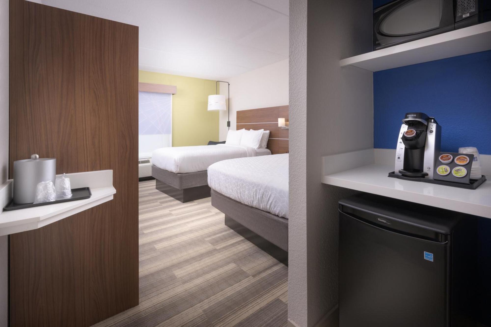 Standard Room with Two Queen Beds