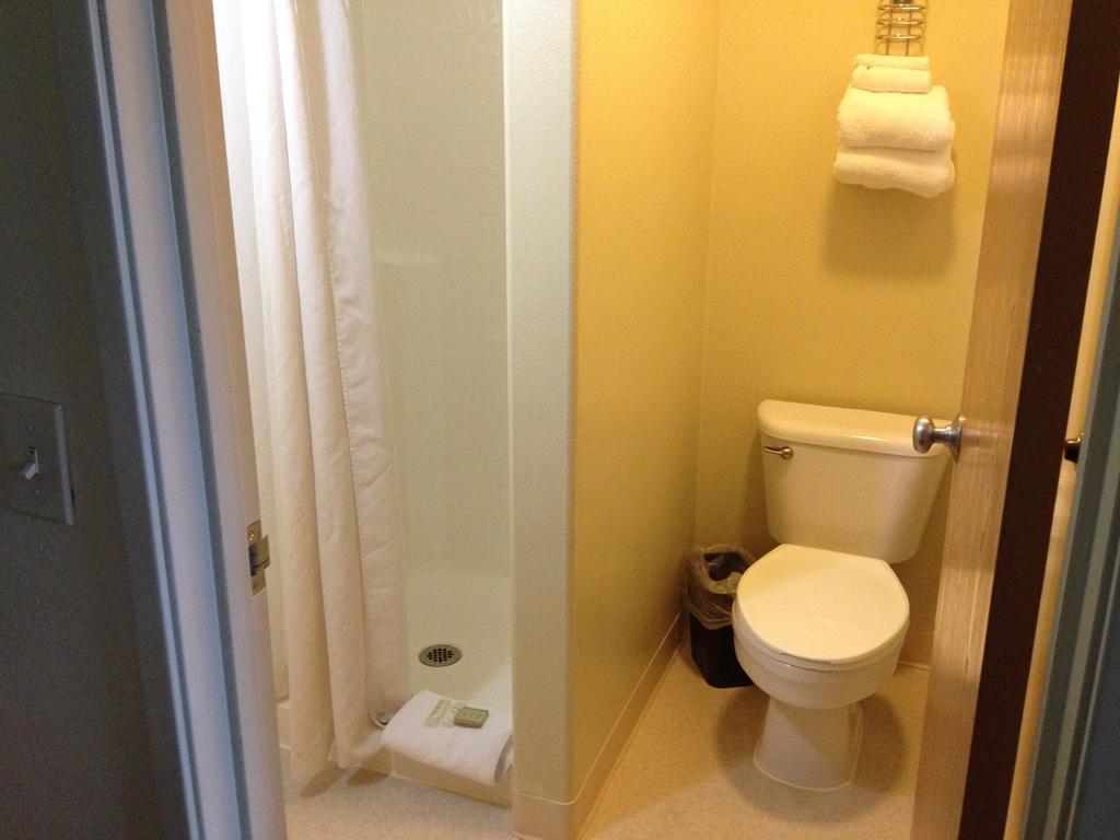 Studio Suite with 1 King Bed, Non-Smoking