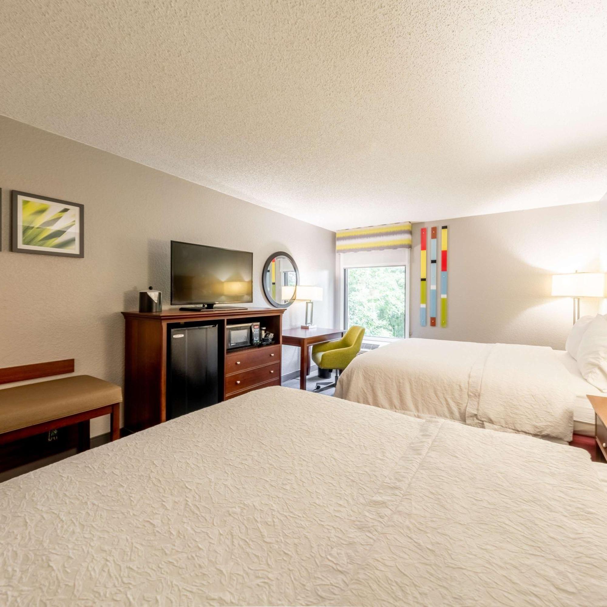 Queen Room with Two Queen Beds - Hearing Access/Non-Smoking,1448574529:JPEG