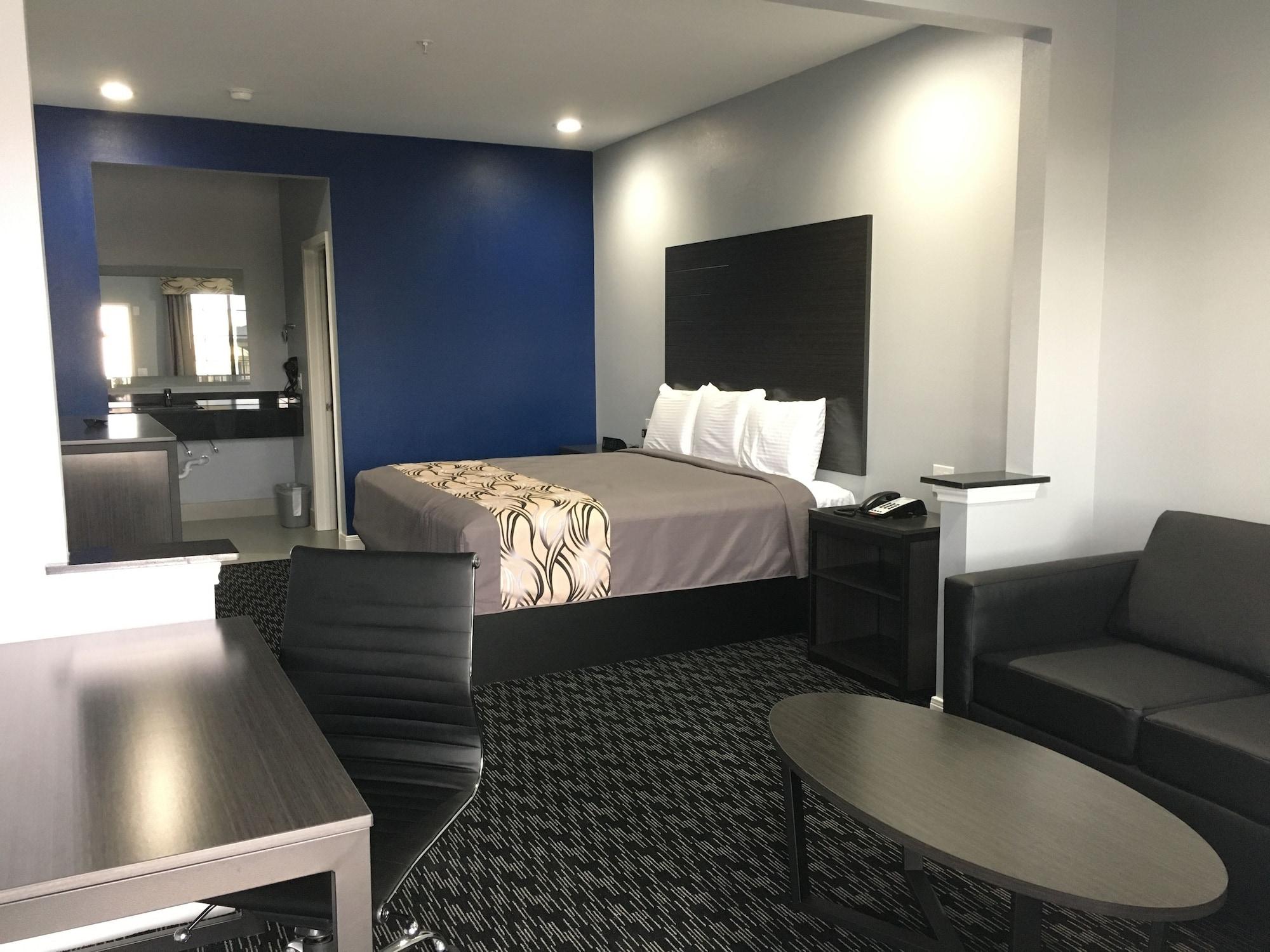 Deluxe King Suite