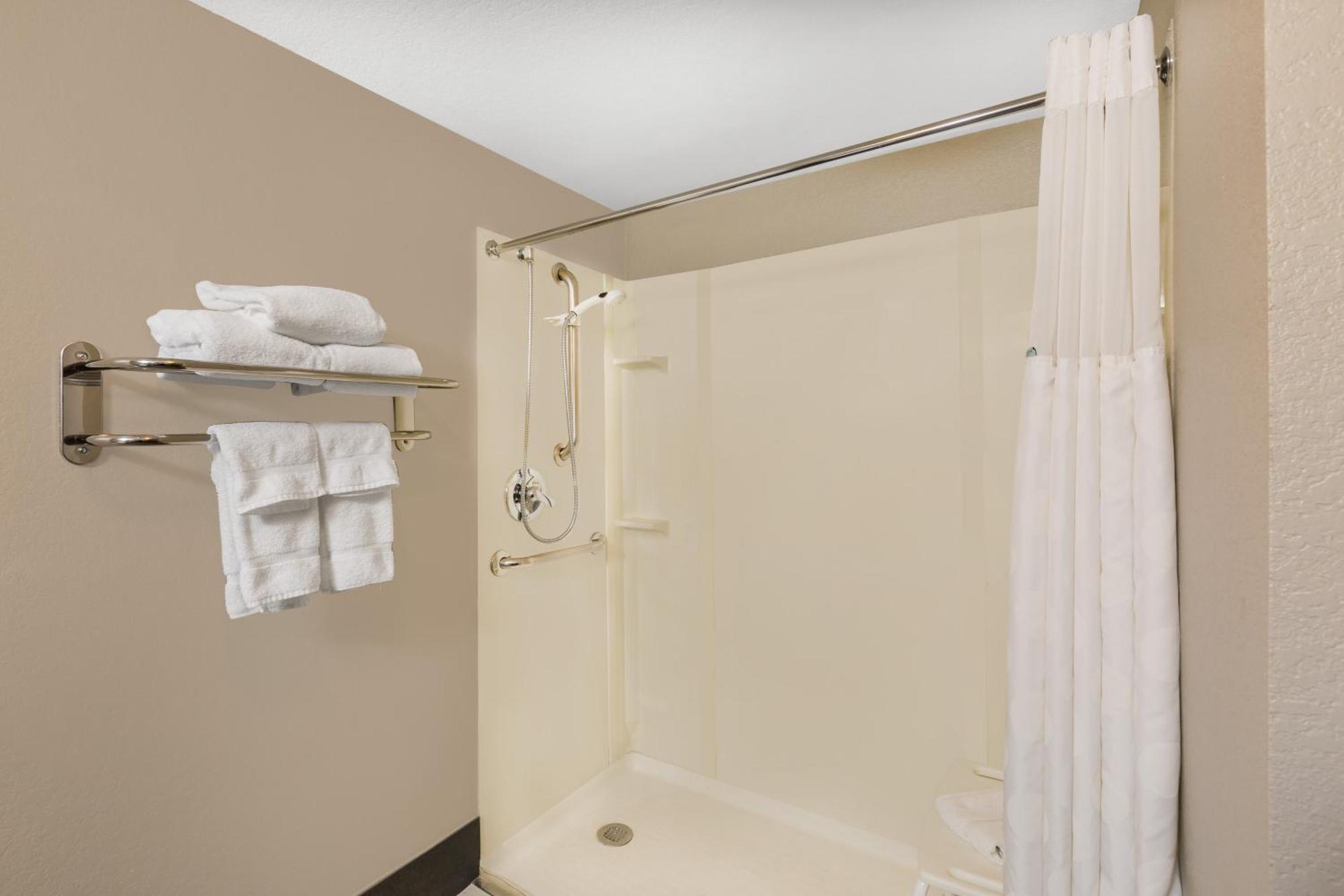 King Room with Tub - Disability Access/Non Smoking,1646905161:JPEG